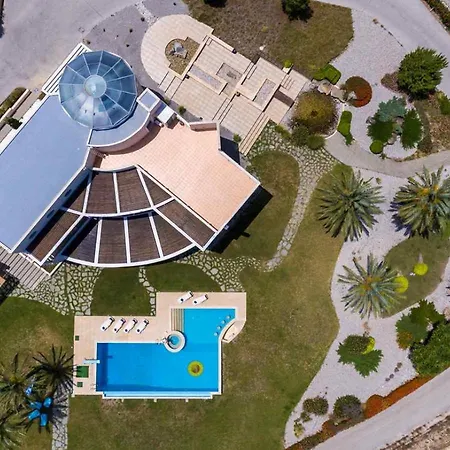 Louloudi Villa *